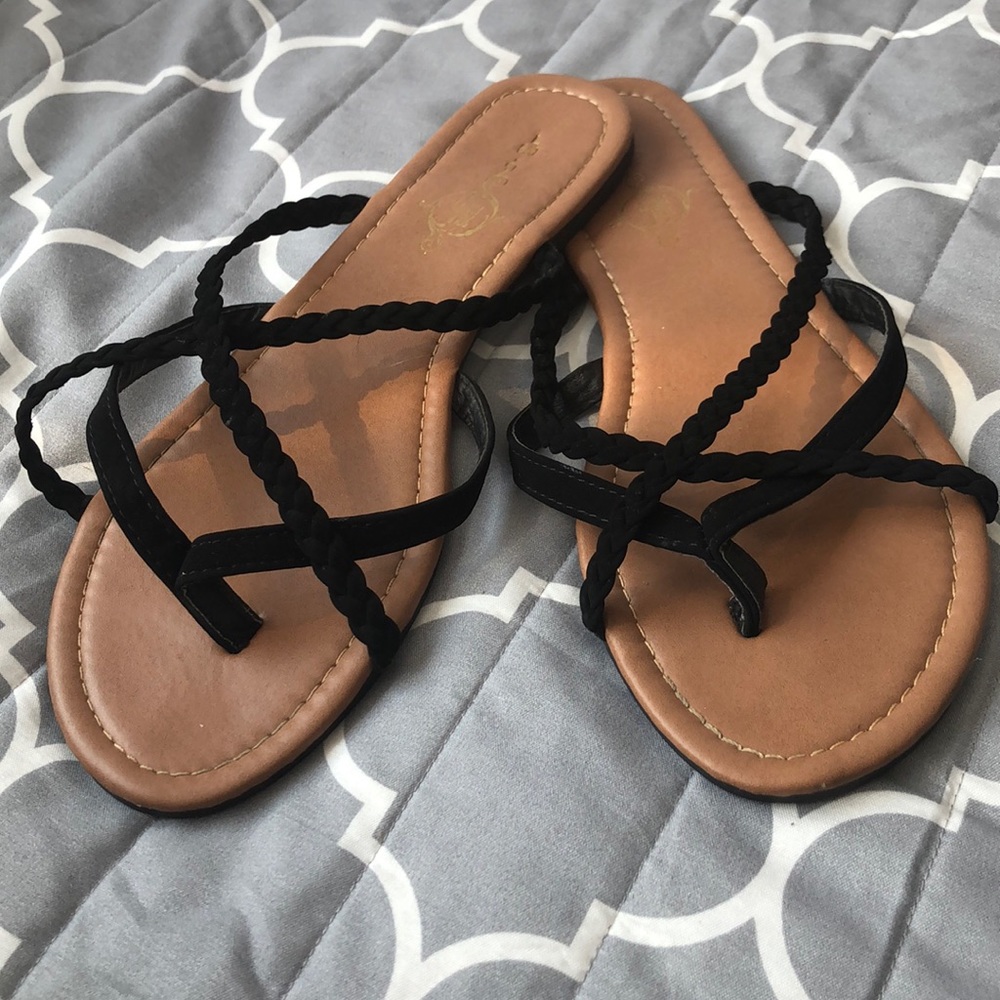 FREE WITH PURCHASE Black strappy sandal